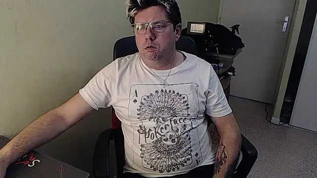 Snapshot of blueandwhite1 chatting on 01.07.25 blueandwhite1 online show from 01.07.25