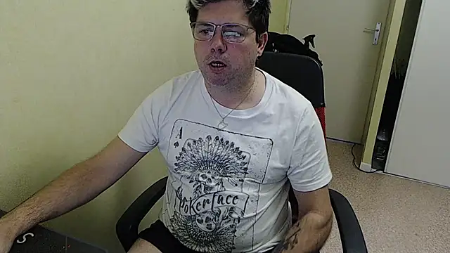 Snapshot of blueandwhite1 chatting on 01.08.25 blueandwhite1 online show from 01.08.25