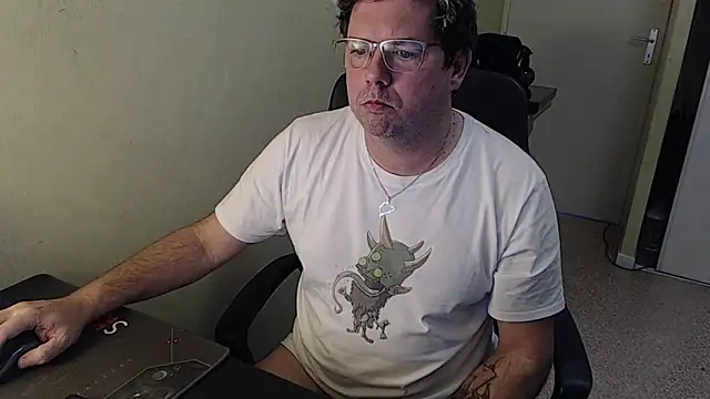 Snapshot of blueandwhite1 chatting on 01.14.25 blueandwhite1 online show from 01.14.25