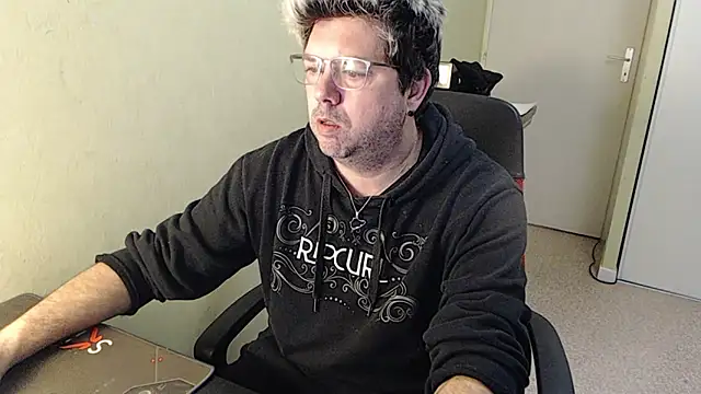 Snapshot of blueandwhite1 chatting on 01.26.25 blueandwhite1 online show from 01.26.25