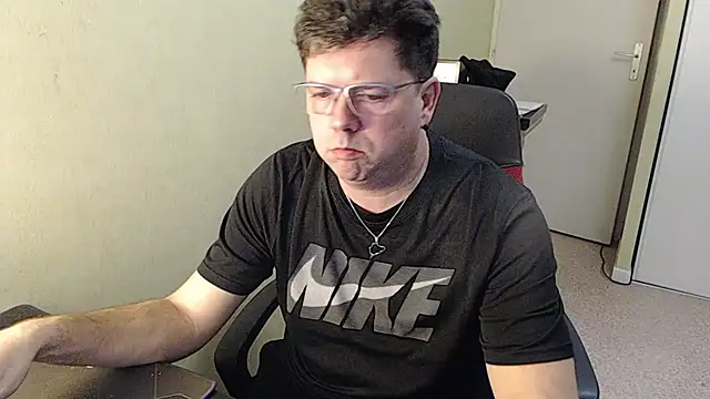 Snapshot of blueandwhite1 chatting on 01.31.25 blueandwhite1 online show from 01.31.25