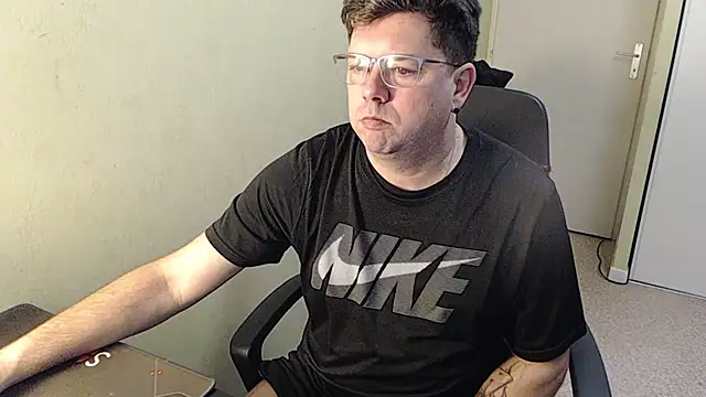 Snapshot of blueandwhite1 chatting on 02.01.25 blueandwhite1 online show from 02.01.25