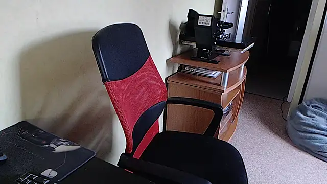 Snapshot of blueandwhite1 chatting on 02.21.25 blueandwhite1 online show from 02.21.25