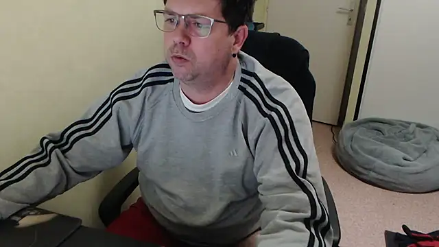 Snapshot of blueandwhite1 chatting on 03.01.25 blueandwhite1 online show from 03.01.25