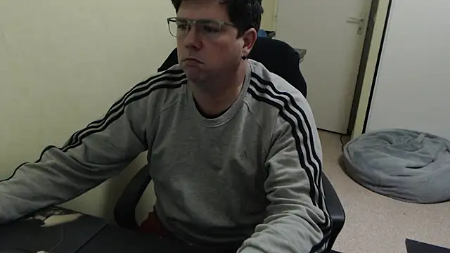 Snapshot of blueandwhite1 chatting on 03.07.25 blueandwhite1 online show from 03.07.25