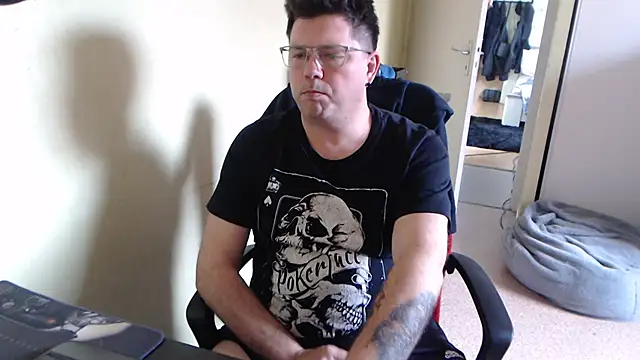 Snapshot of blueandwhite1 chatting on 03.12.25 blueandwhite1 online show from 03.12.25