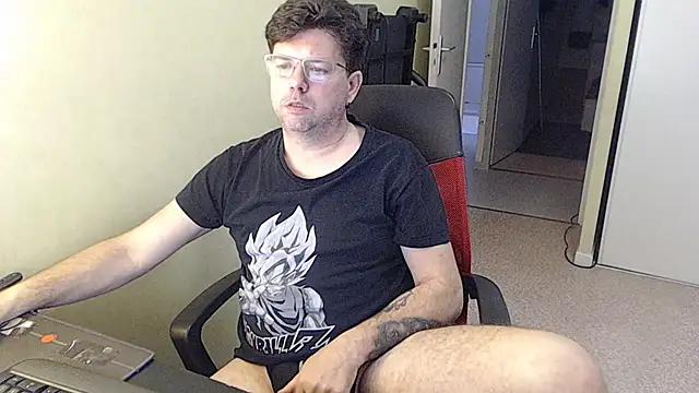 Snapshot of blueandwhite1 chatting on 02.14.26 blueandwhite1 online show from 02.14.26