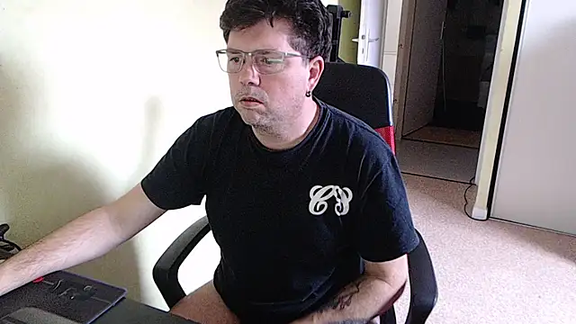 Snapshot of blueandwhite1 chatting on 02.18.26 blueandwhite1 online show from 02.18.26