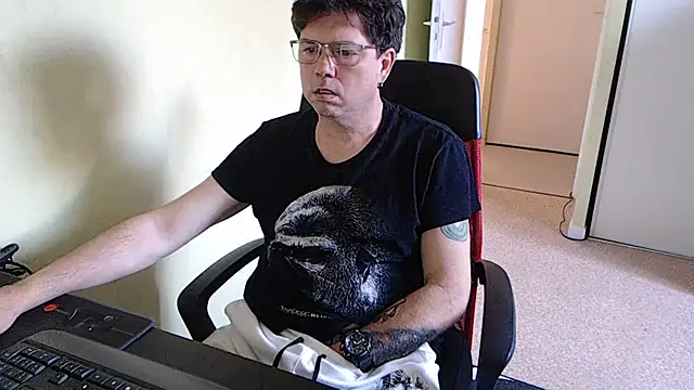 blueandwhite1 online show from 03.09.26