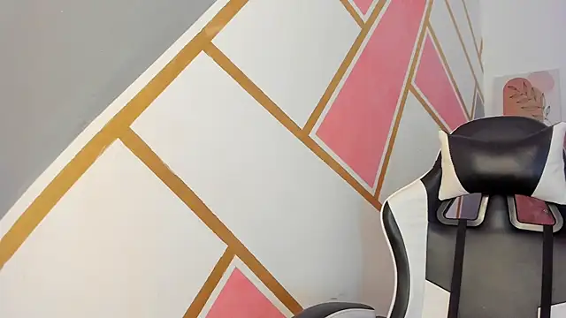 GiaCutee online show from 10.03.25