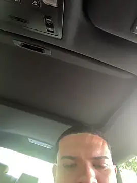 Snapshot of YadielPublic chatting on 11.15.25 YadielPublic online show from 11.15.25