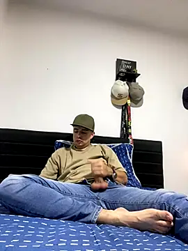 Snapshot of Jaguer2213 chatting on 11.01.25 Jaguer2213 online show from 11.01.25