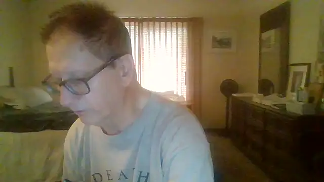 Snapshot of camminmichaellll chatting on 09.17.25 camminmichaellll online show from 09.17.25