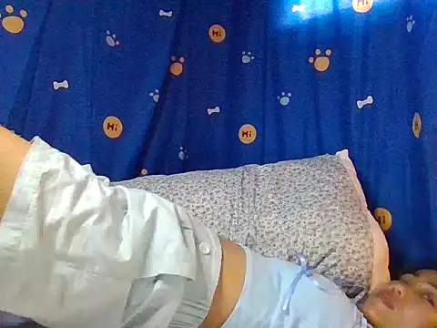 AnnewithanE online show from 12.18.25