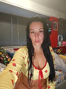 Snapshot of Filthymaddymilfy25 chatting on 05.10.26 Filthymaddymilfy25 online show from 05.10.26