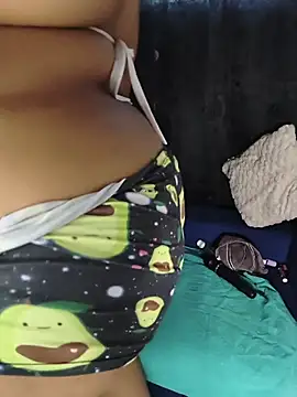 Snapshot of Yera_brown69 chatting on 03.11.26 Yera brown69 online show from 03.11.26