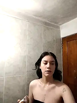 Snapshot of emmii_cute chatting on 09.26.25 emmii cute online show from 09.26.25