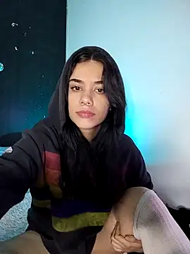 Snapshot of emmii_cute chatting on 10.08.25 emmii cute online show from 10.08.25