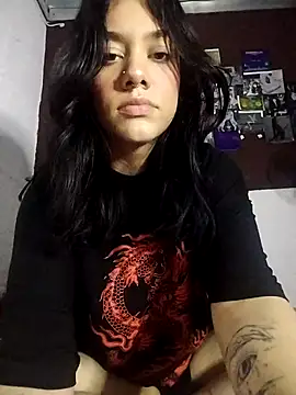 Snapshot of emmii_cute chatting on 10.15.25 emmii cute online show from 10.15.25