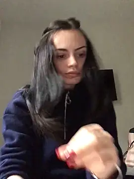 prettylittlefooxy online show from 11.13.25