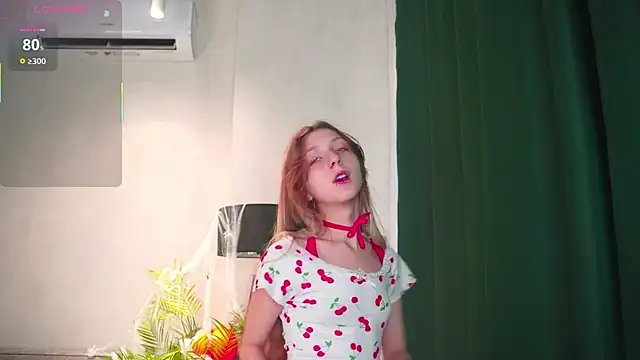 Snapshot of CameliaGlaue chatting on 10.26.25 CameliaGlaue online show from 10.26.25