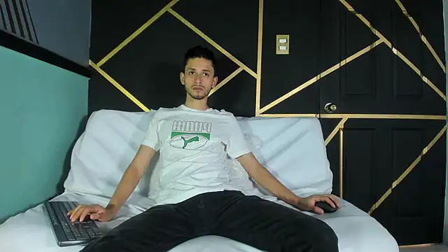logan rogers  online show from 09.24.25
