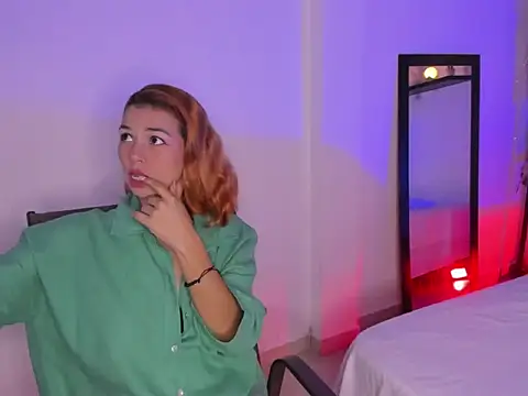 selene boyer online show from 12.02.25