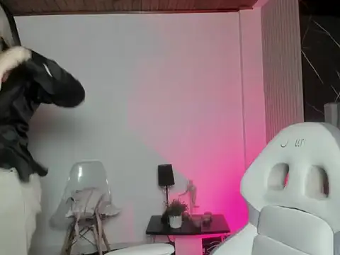 im bunny   online show from 11.08.25