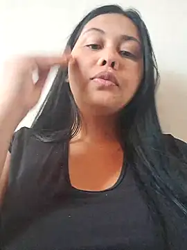 Snapshot of Alessandraa- chatting on 06.21.26 Alessandraa- online show from 06.21.26