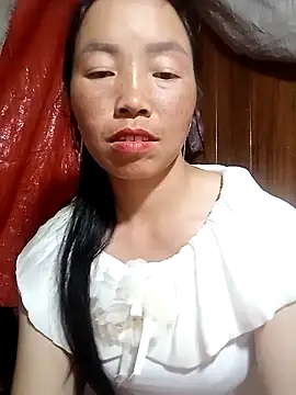 Snapshot of hera-00 chatting on 10.14.25 hera-00 online show from 10.14.25