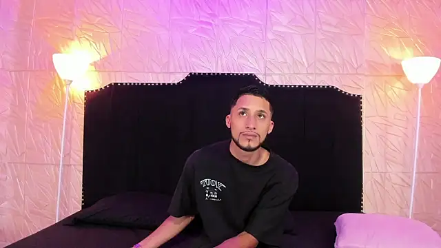 Snapshot of Akame_Draco chatting on 09.11.25 Akame Draco online show from 09.11.25