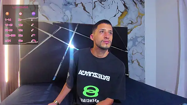 Snapshot of Akame_Draco chatting on 10.17.25 Akame Draco online show from 10.17.25