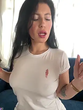 Mia salinass online show from 09.09.25