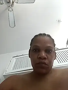 Snapshot of HappygalTheQueen chatting on 02.04.26 HappygalTheQueen online show from 02.04.26