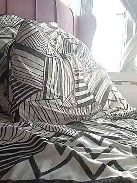 Snapshot of HappygalTheQueen chatting on 02.11.26 HappygalTheQueen online show from 02.11.26