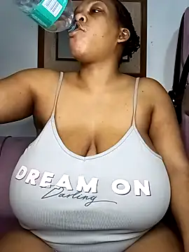 Snapshot of HappygalTheQueen chatting on 03.02.26 HappygalTheQueen online show from 03.02.26