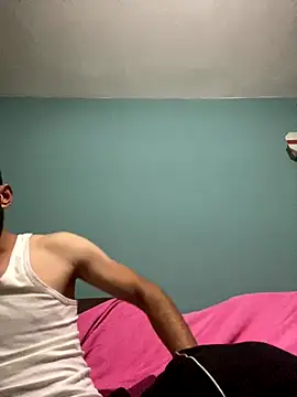 Snapshot of leiche chatting on 09.22.25 leiche online show from 09.22.25