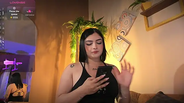 Snapshot of Emily_Reyna chatting on 10.04.25 Emily Reyna online show from 10.04.25