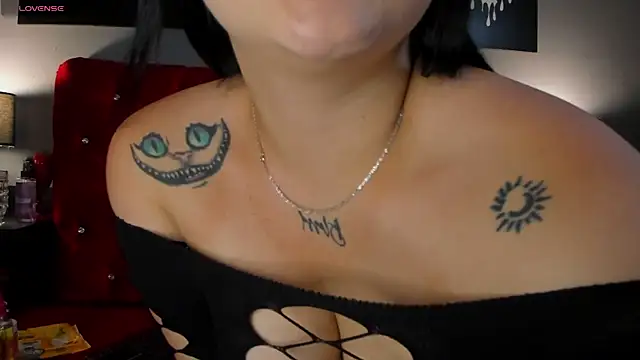 Snapshot of Emily_Reyna chatting on 10.07.25 Emily Reyna online show from 10.07.25