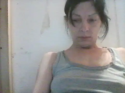 Snapshot of Milana38 chatting on 04.18.26 Milana38 online show from 04.18.26