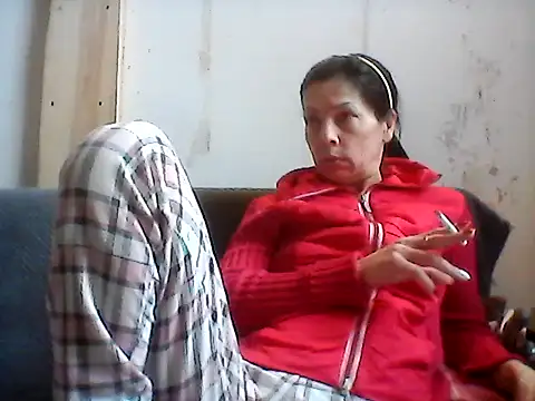 Snapshot of Milana38 chatting on 04.19.26 Milana38 online show from 04.19.26