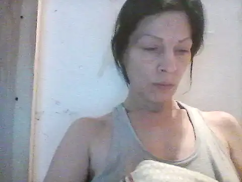 Snapshot of Milana38 chatting on 04.20.26 Milana38 online show from 04.20.26