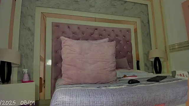 Ariel Versace online show from 01.08.26