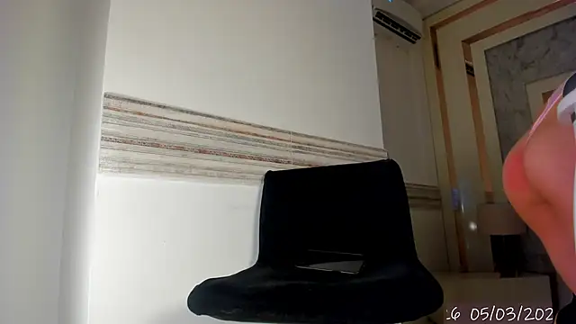 Ariel Versace online show from 03.05.26