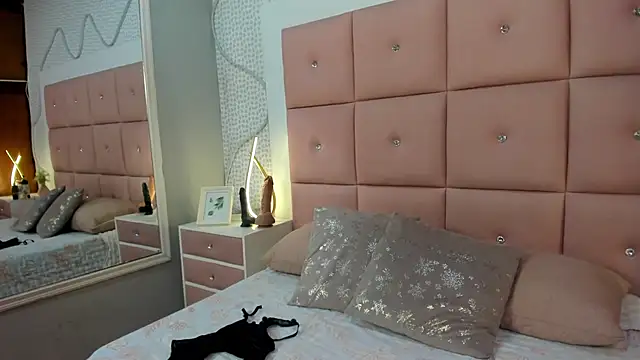 DaisySnugs1 online show from 01.08.26