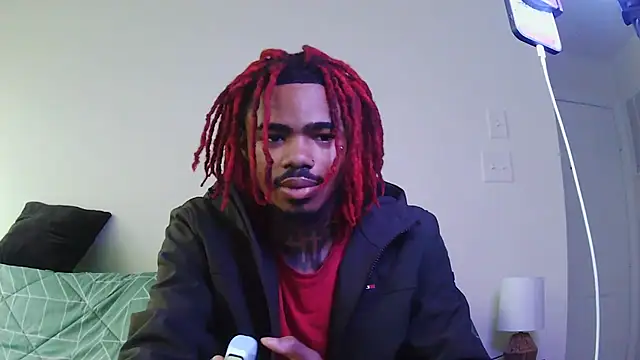 Snapshot of risktakinndolo chatting on 10.15.25 risktakinndolo online show from 10.15.25