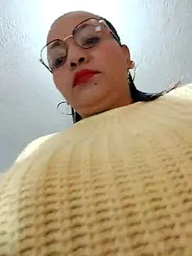 Snapshot of agatha_sluttylatina chatting on 02.19.26 agatha sluttylatina online show from 02.19.26