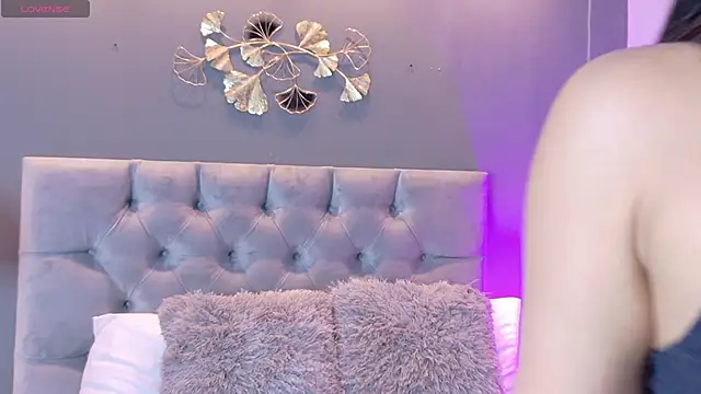 Snapshot of kendalFox_ chatting on 02.10.26 kendalFox online show from 02.10.26