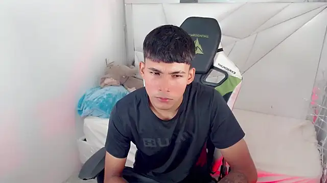 Austin col  online show from 10.01.25