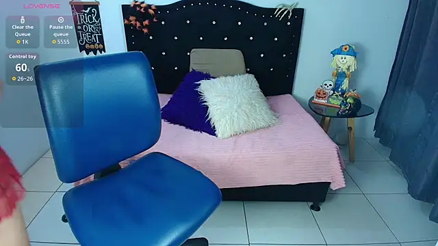 SammySmall F w online show from 10.23.25